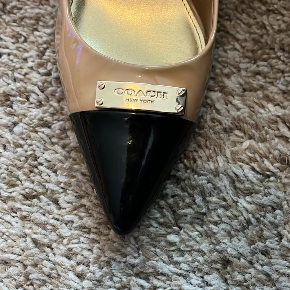 Coach Pumps Size 8B 2 1/2 Inch Heel - Picture 4 of 5